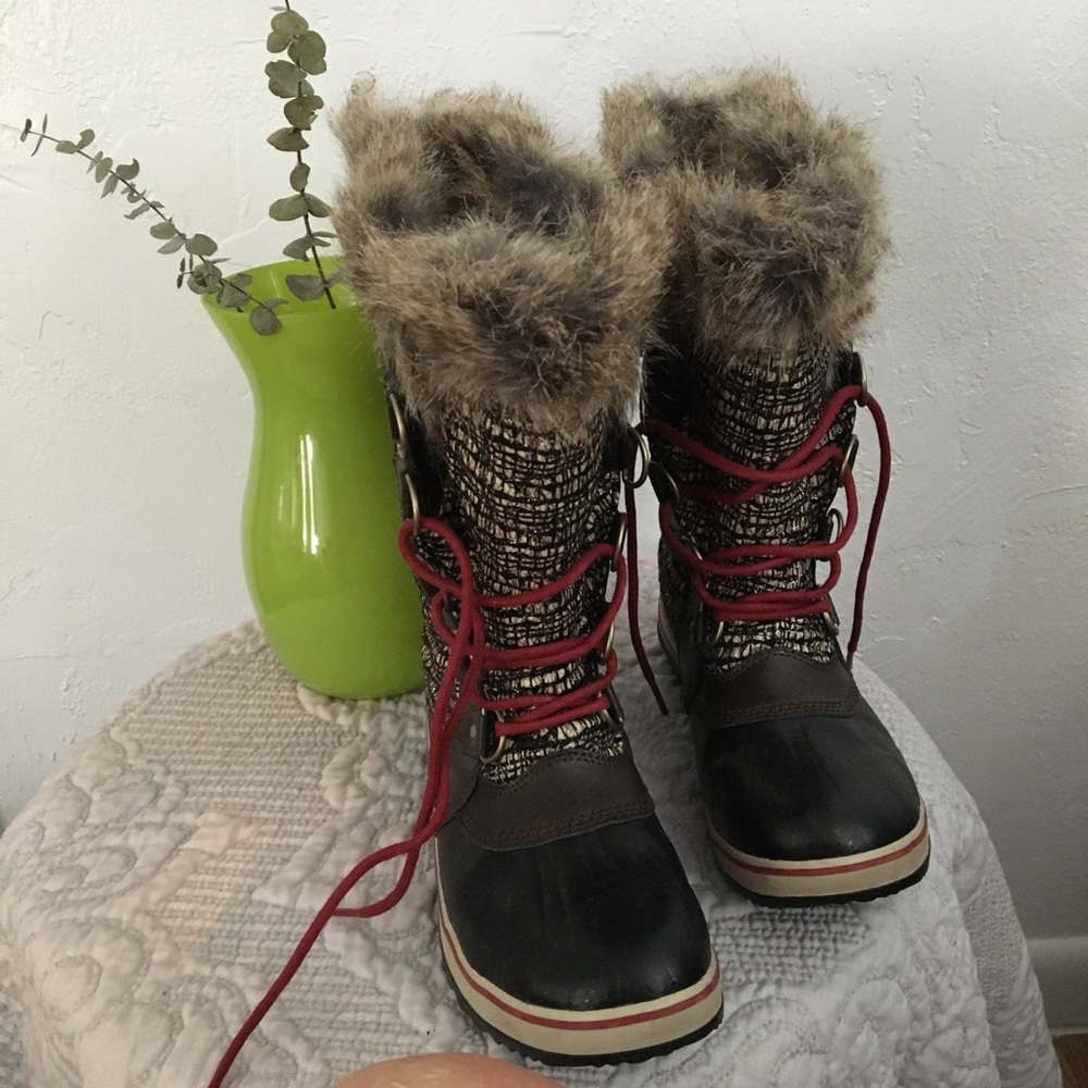 Sorely waterproof winter boots!! ☃️❄️